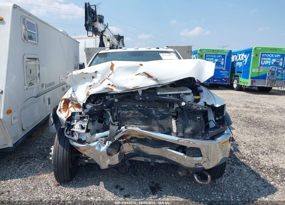 2015 RAM 5500 CHASSIS TRADESMAN/SLT VIN: 3C7WRMBL9FG567197
