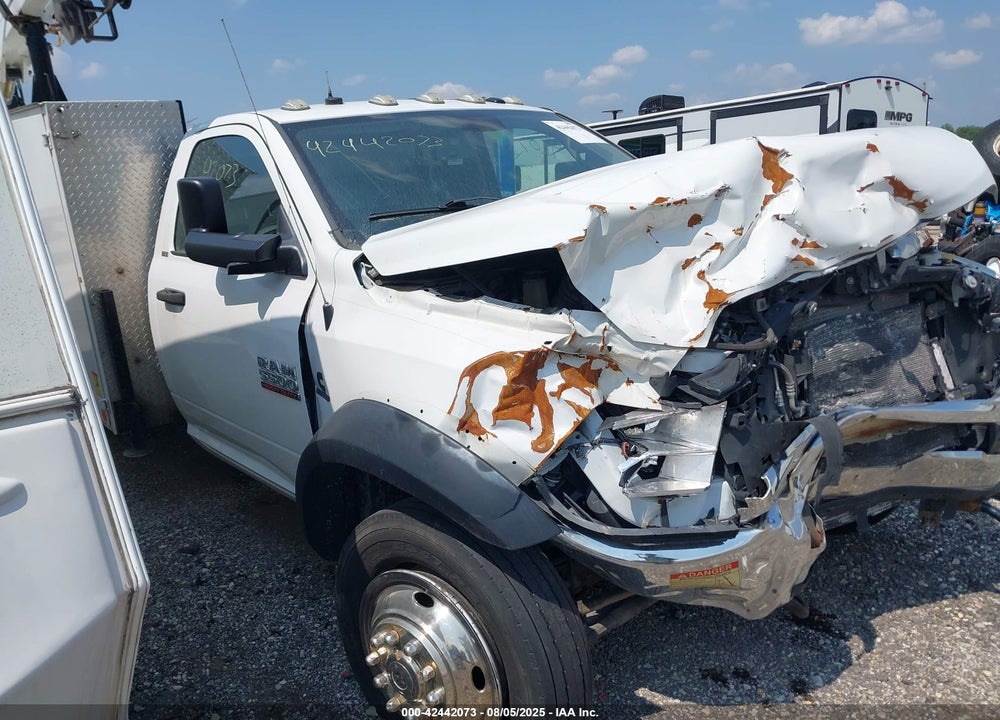 2015 RAM 5500 CHASSIS TRADESMAN/SLT VIN: 3C7WRMBL9FG567197