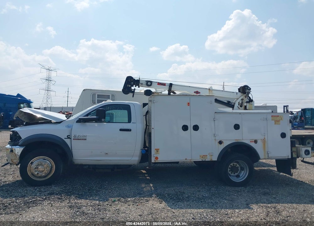 2015 RAM 5500 CHASSIS TRADESMAN/SLT VIN: 3C7WRMBL9FG567197