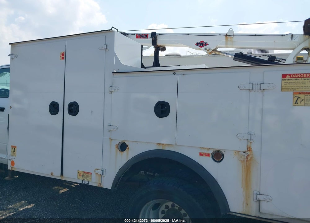 2015 RAM 5500 CHASSIS TRADESMAN/SLT VIN: 3C7WRMBL9FG567197