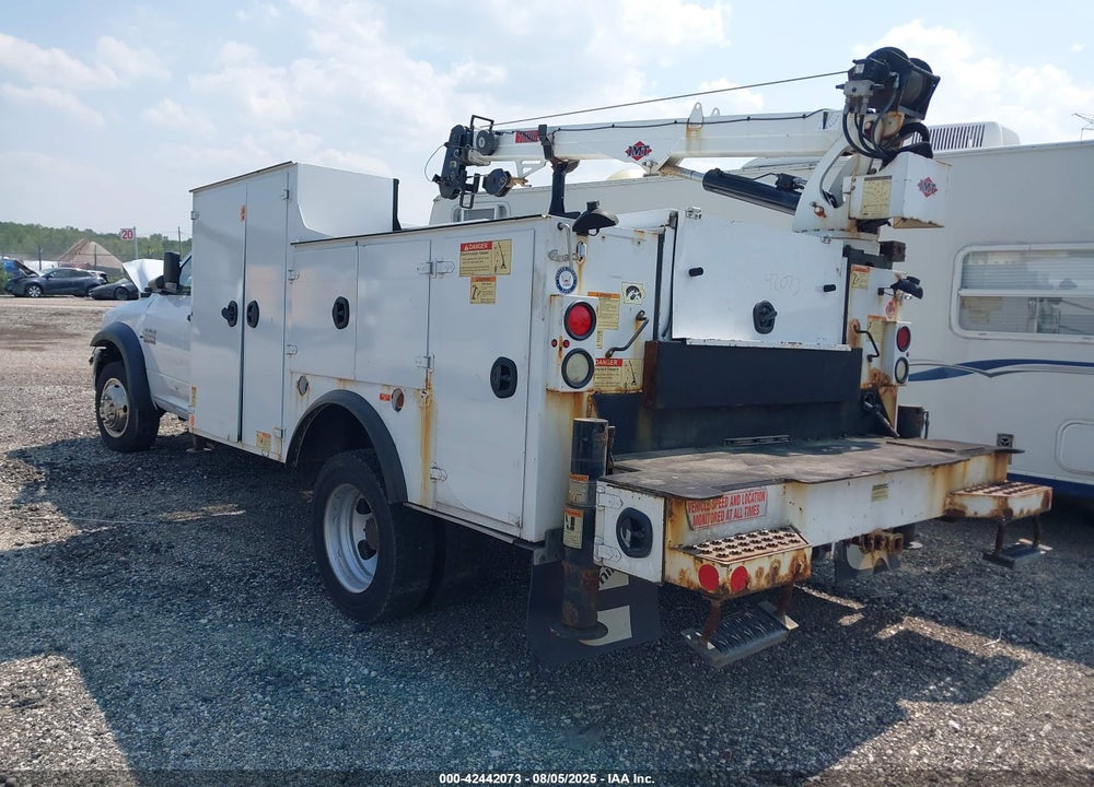 2015 RAM 5500 CHASSIS TRADESMAN/SLT VIN: 3C7WRMBL9FG567197