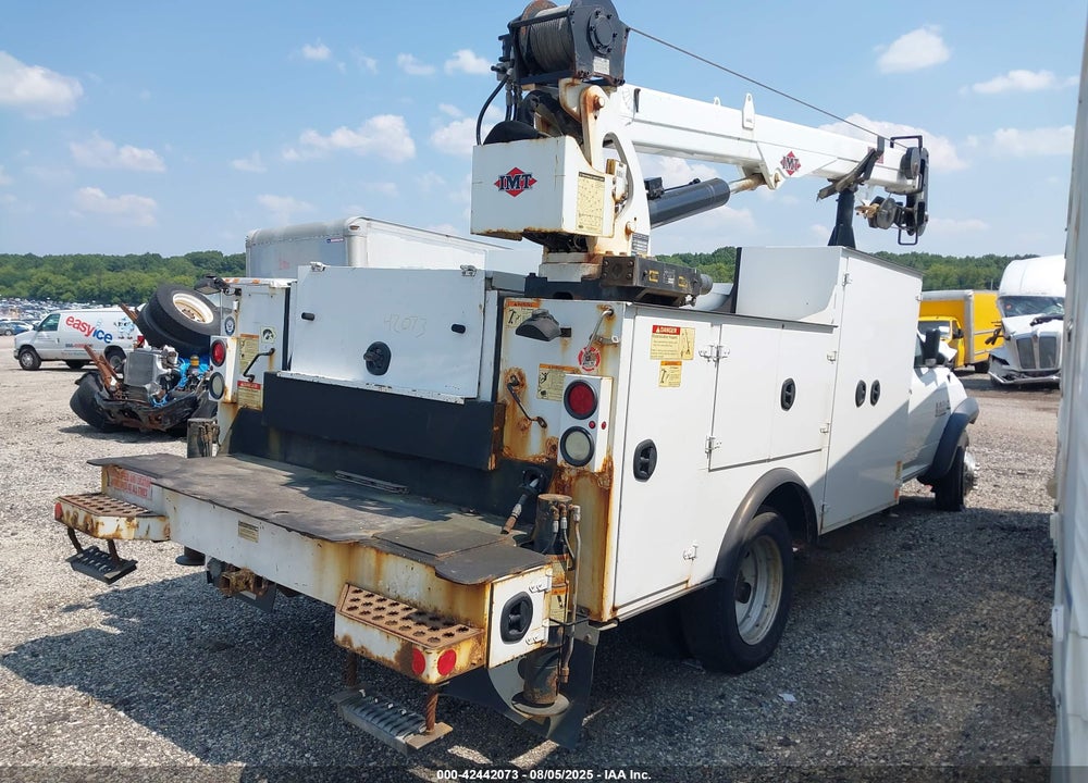 2015 RAM 5500 CHASSIS TRADESMAN/SLT VIN: 3C7WRMBL9FG567197