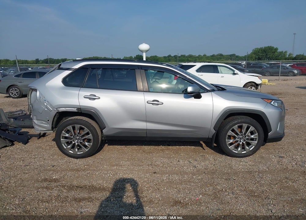 2019 TOYOTA RAV4 VIN: JTMC1RFV3KD512218