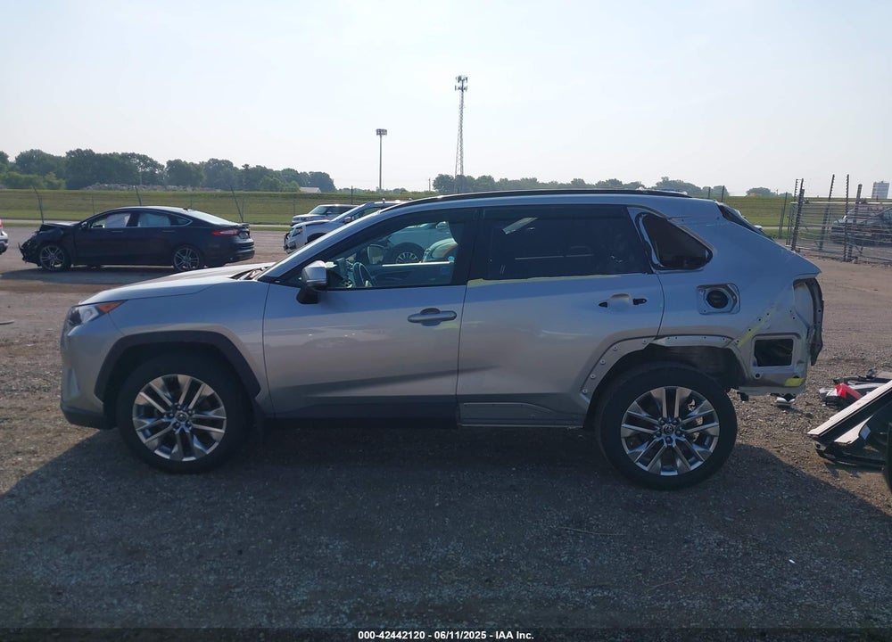 2019 TOYOTA RAV4 VIN: JTMC1RFV3KD512218