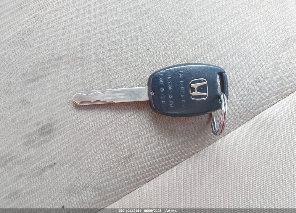 2010 HONDA CR-V LX VIN: 5J6RE3H39AL039186