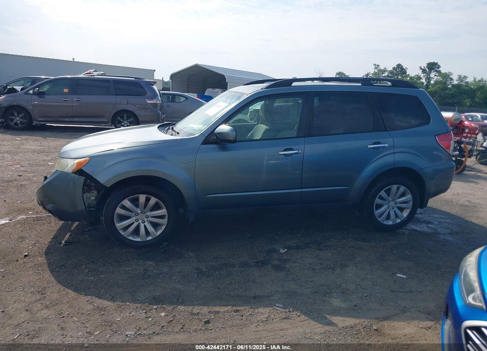 2011 SUBARU FORESTER 2.5X PREMIUM VIN: JF2SHADC9BH775141