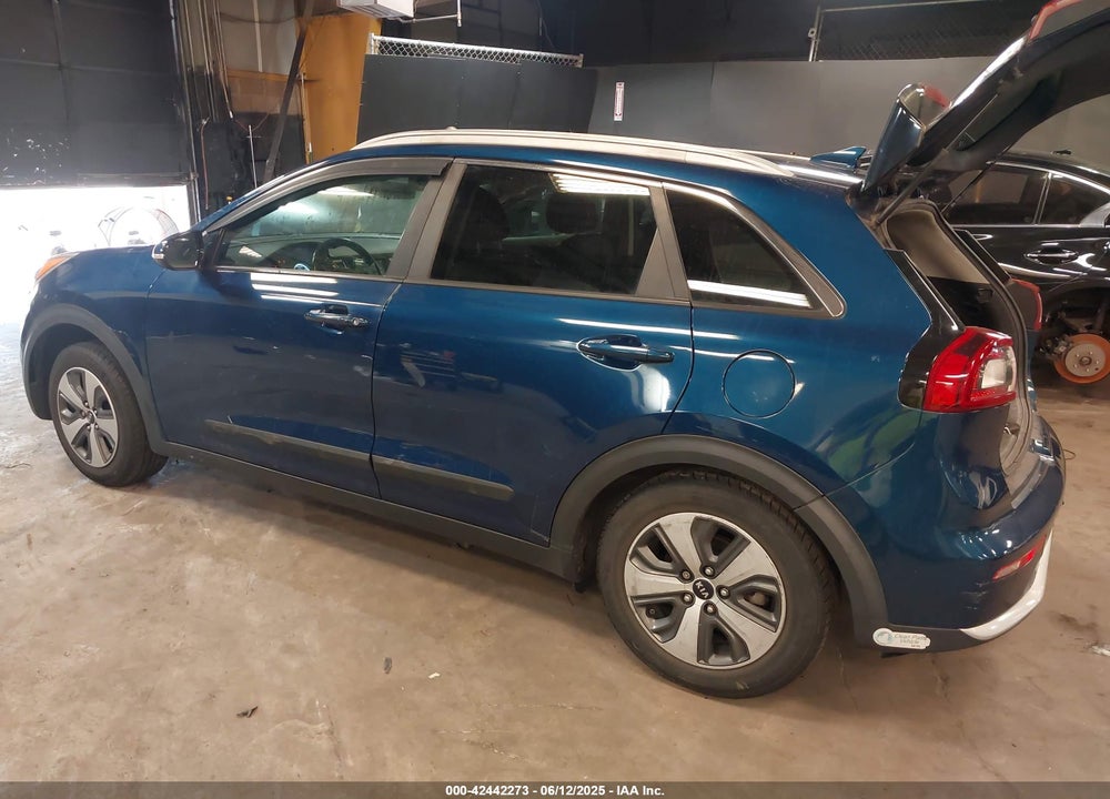 2017 KIA NIRO VIN: KNDCC3LC0H5096142