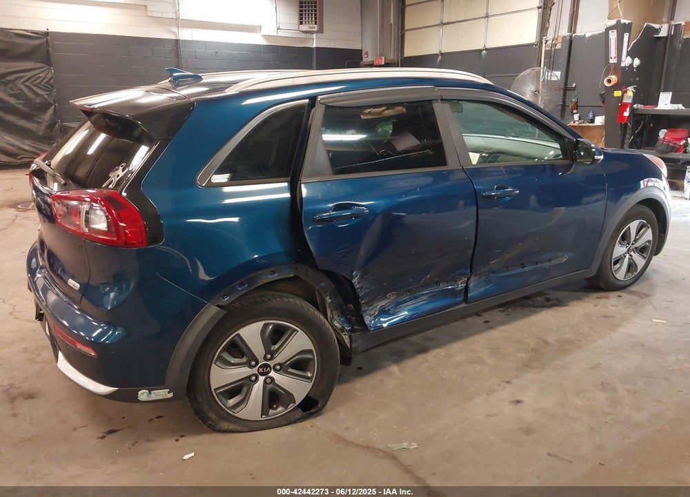 2017 KIA NIRO VIN: KNDCC3LC0H5096142