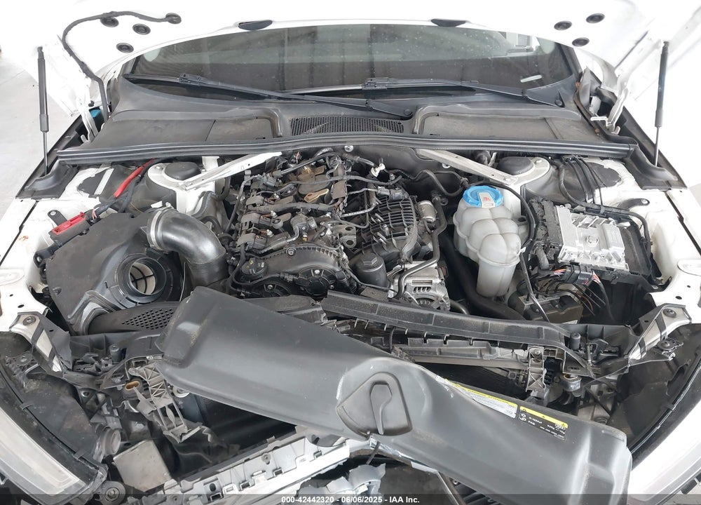 2018 AUDI A4 VIN: WAUDNAF43JN013880