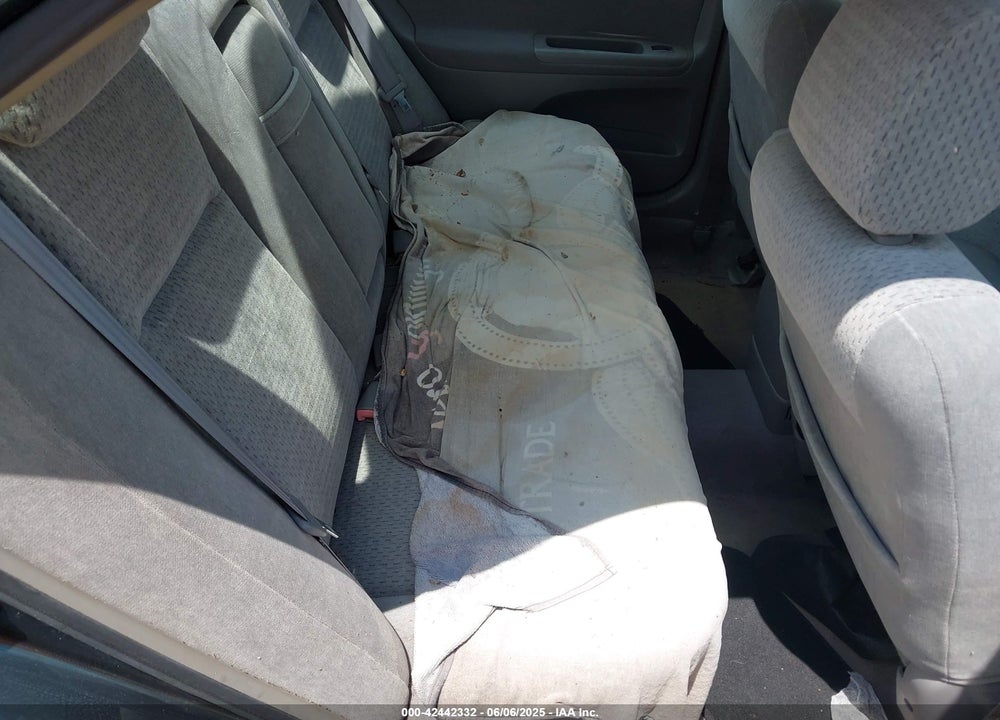 2002 TOYOTA CAMRY LE VIN: JTDBE32K720040038