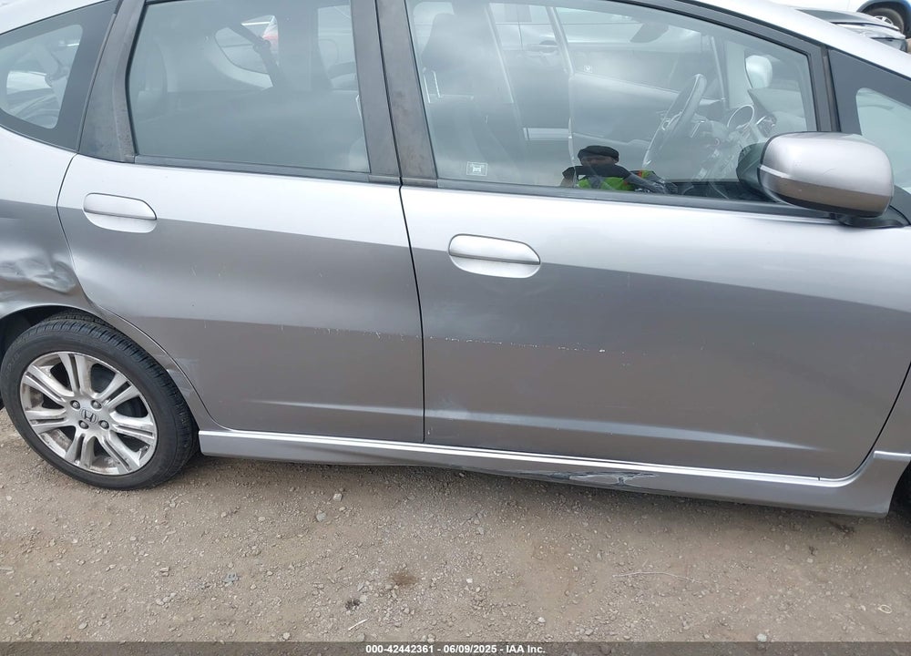 2009 HONDA FIT VIN: JHMGE88469S003295
