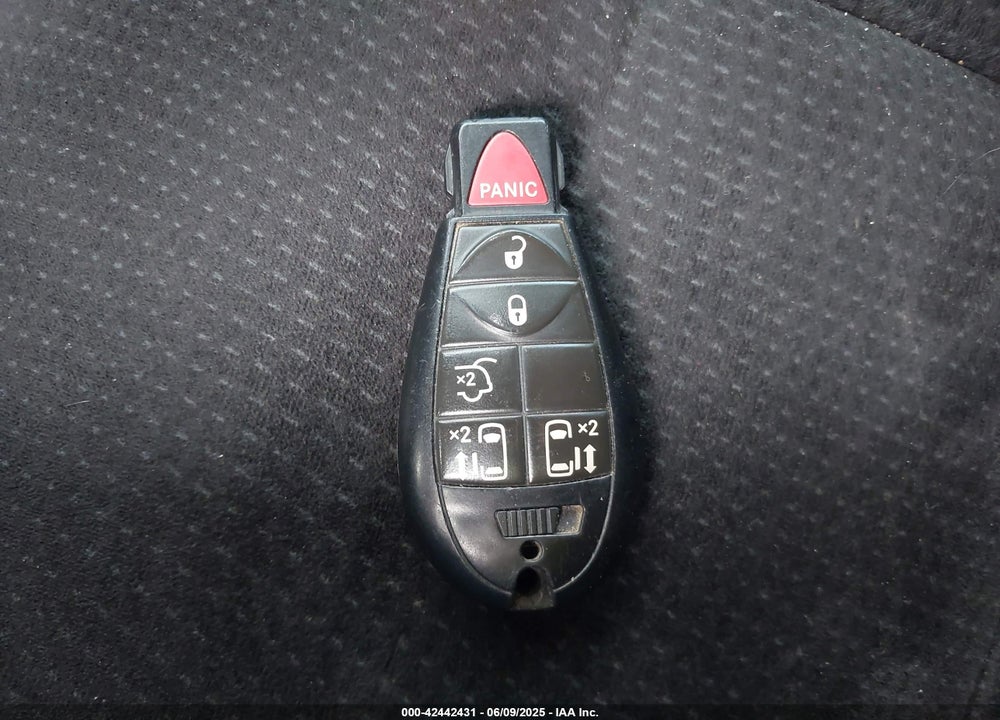 2014 CHRYSLER TOWN & COUNTRY TOURING VIN: 2C4RC1BG4ER346676