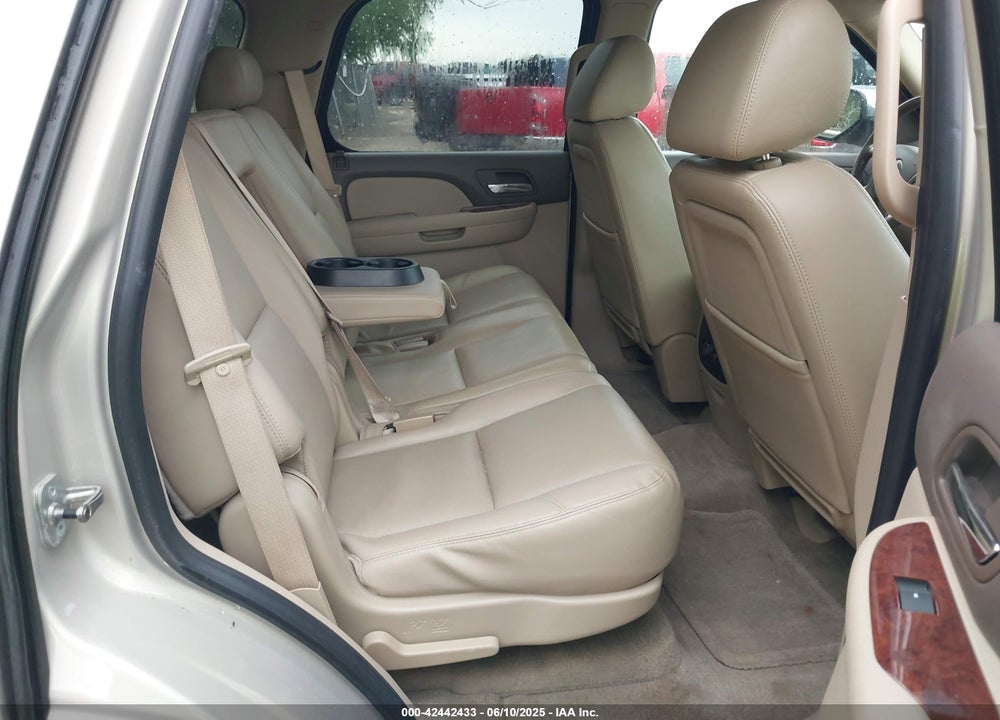 2009 CHEVROLET TAHOE LTZ VIN: 1GNFC33029R284021