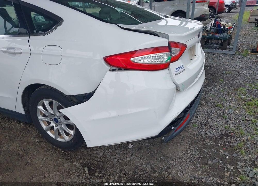 2016 FORD FUSION S VIN: 3FA6P0G74GR221383