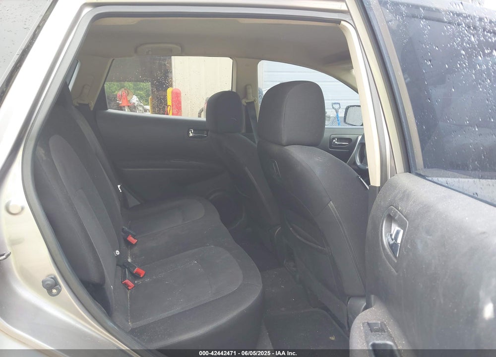 2011 NISSAN ROGUE S VIN: JN8AS5MT0BW573288