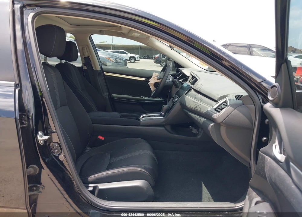 2018 HONDA CIVIC VIN: 2HGFC2F73JH607753
