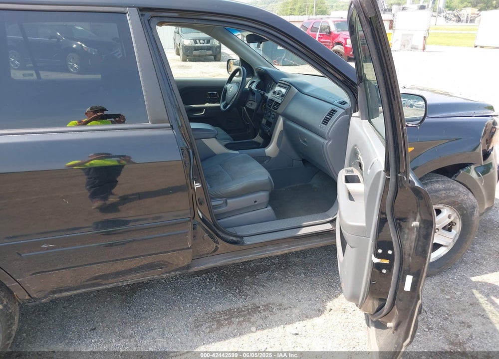 2008 HONDA PILOT VP VIN: 5FNYF28208B002153