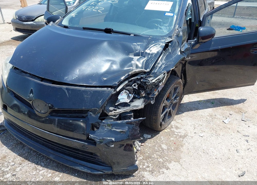 2014 TOYOTA PRIUS VIN: JTDKN3DUXE1755070