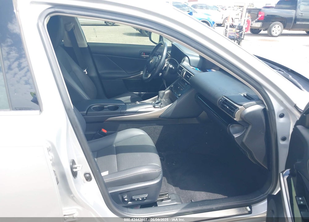 2018 LEXUS IS 300 VIN: JTHBA1D22J5072280