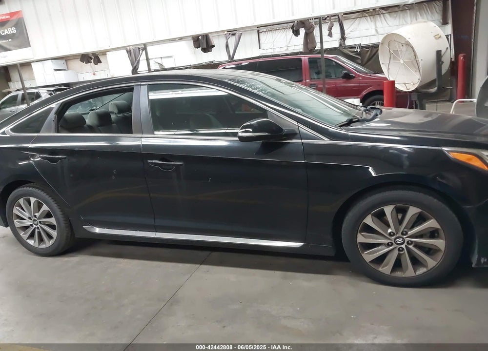 2016 HYUNDAI SONATA VIN: 5NPE34AF9GH410297