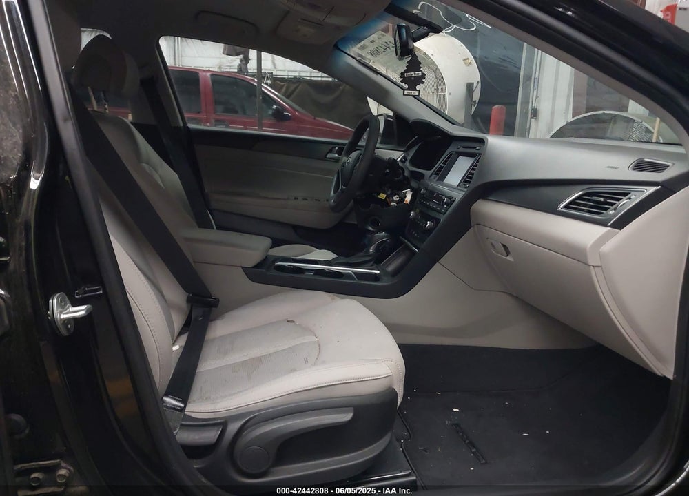 2016 HYUNDAI SONATA VIN: 5NPE34AF9GH410297