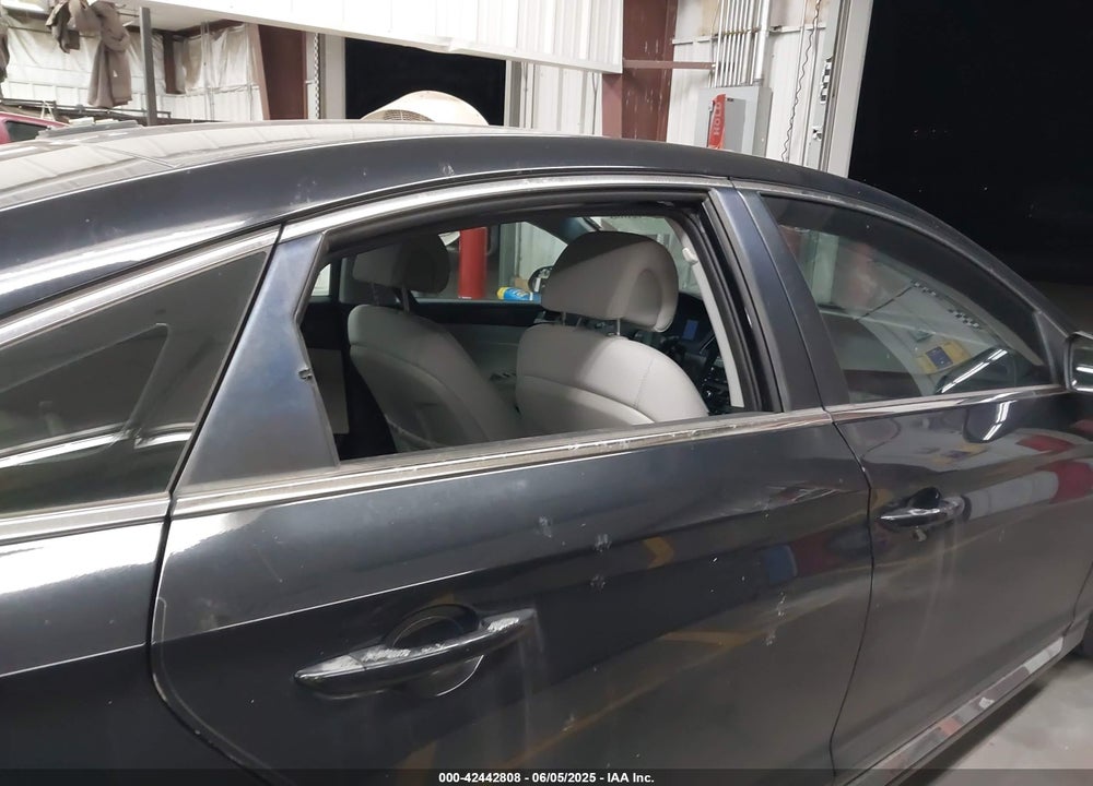 2016 HYUNDAI SONATA VIN: 5NPE34AF9GH410297