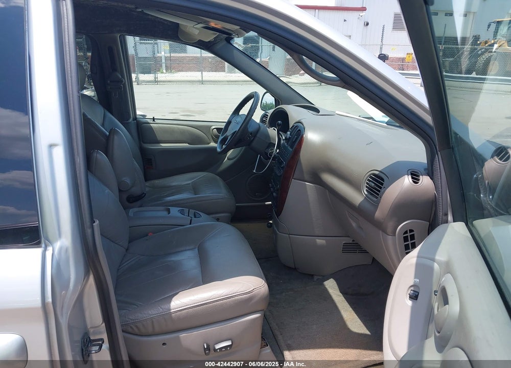 2001 CHRYSLER TOWN & COUNTRY LXI VIN: 2C4GP54L51R261157