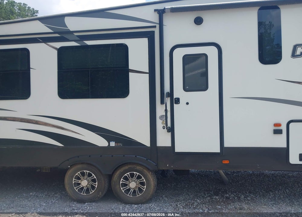 2018 FOREST RIVER CRUSADER VIN: 5ZT3CSZB3JG123481