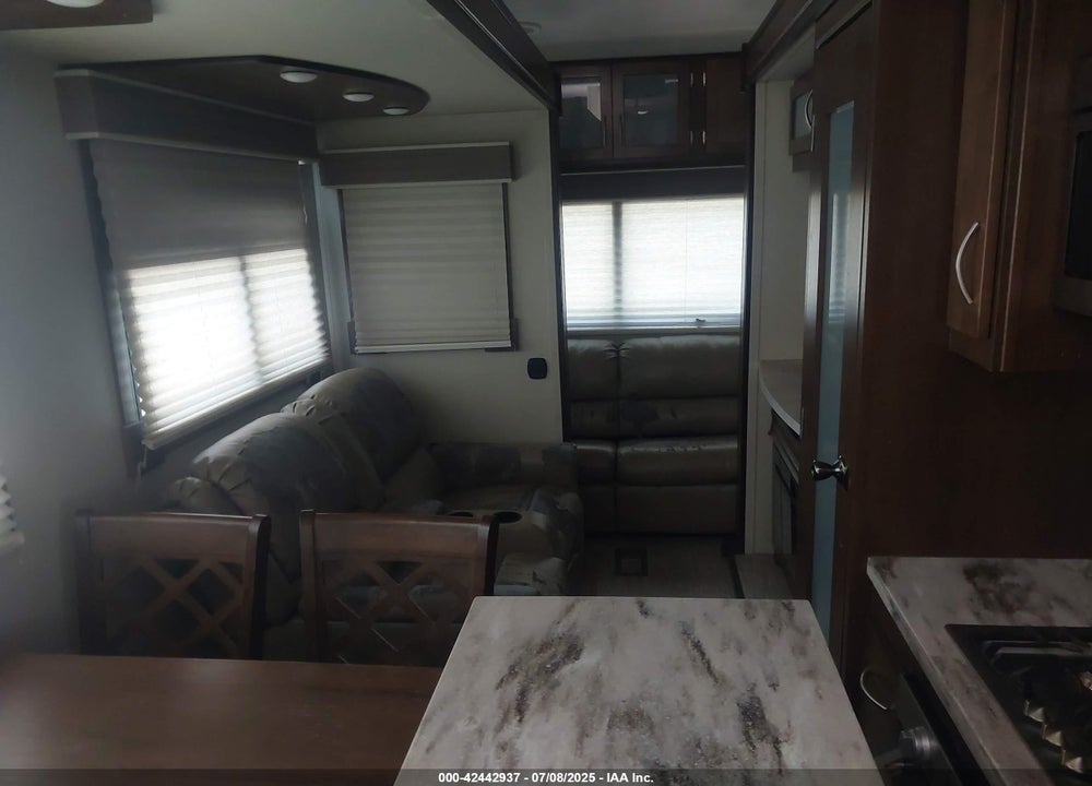 2018 FOREST RIVER CRUSADER VIN: 5ZT3CSZB3JG123481