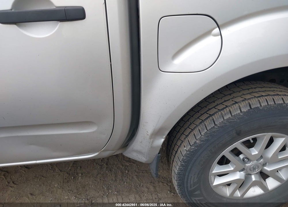 2015 NISSAN FRONTIER VIN: 1N6AD0EV1FN700437