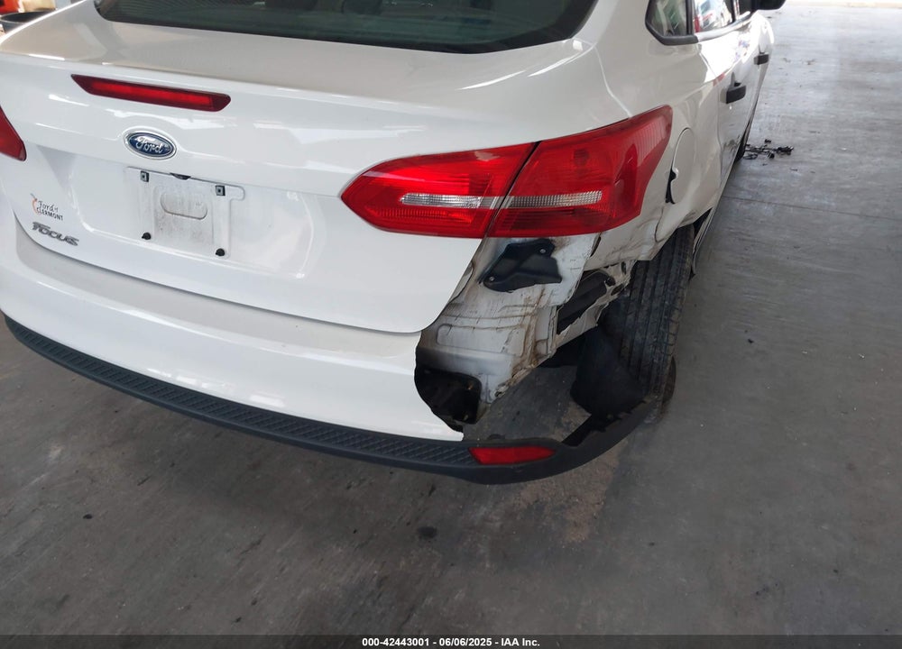 2017 FORD FOCUS VIN: 1FADP3E20HL327328