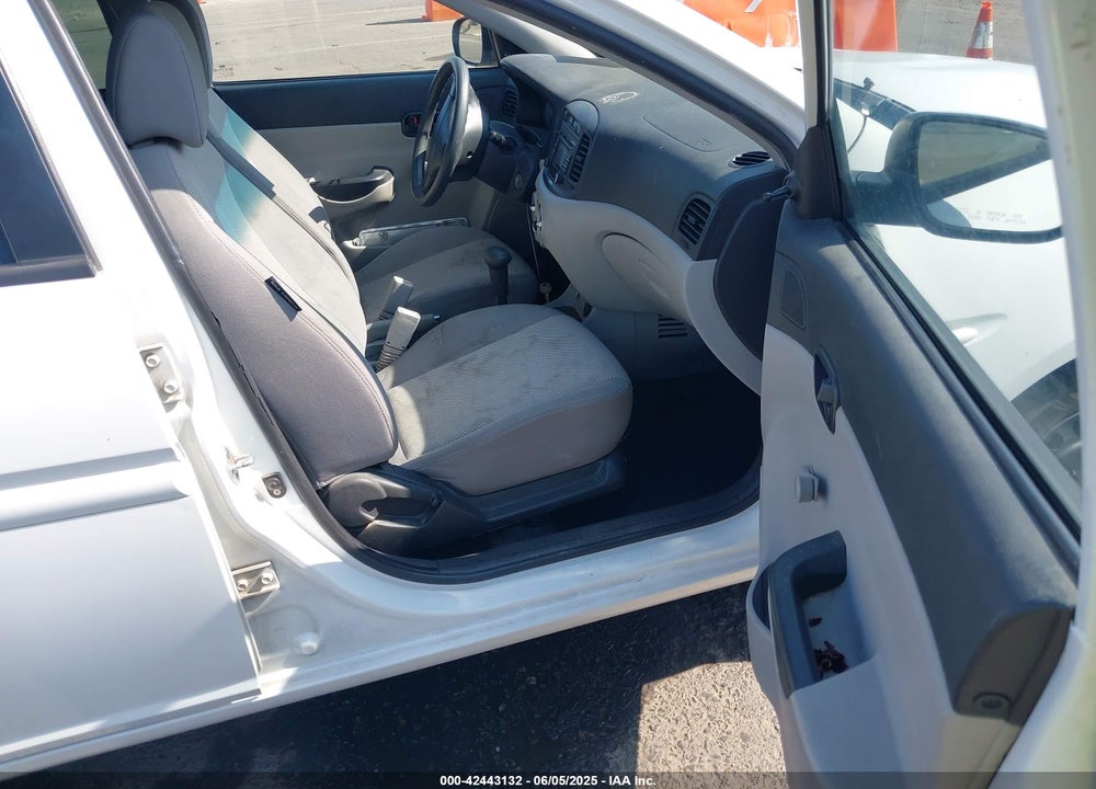 2011 HYUNDAI ACCENT VIN: KMHCN4AC6BU613052