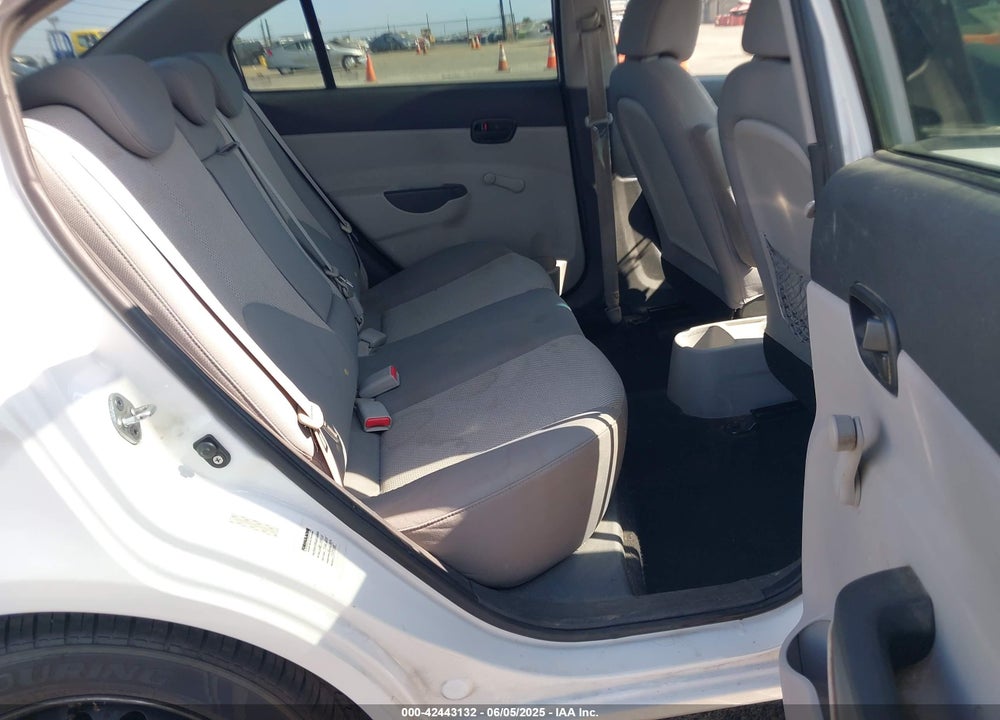 2011 HYUNDAI ACCENT VIN: KMHCN4AC6BU613052
