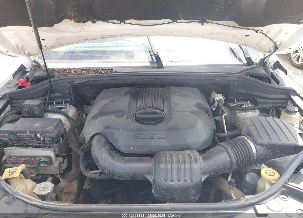 2011 JEEP GRAND CHEROKEE OVERLAND VIN: 1J4RR6GG3BC744867