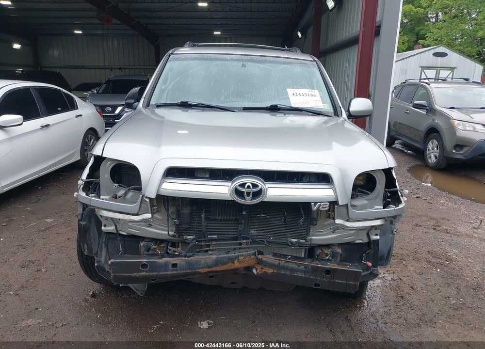 2005 TOYOTA SEQUOIA LIMITED V8 VIN: 5TDBT48A75S256810