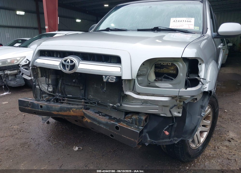 2005 TOYOTA SEQUOIA LIMITED V8 VIN: 5TDBT48A75S256810