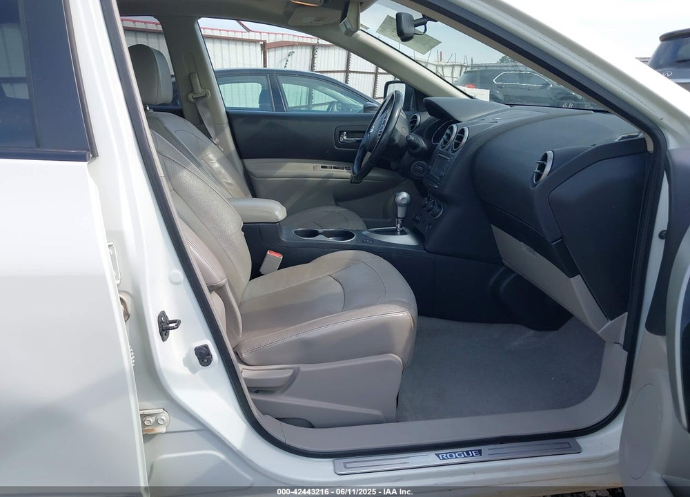 2013 NISSAN ROGUE SV W/SL PKG VIN: JN8AS5MT6DW519786