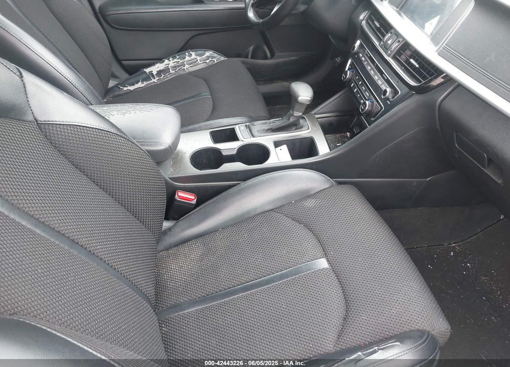 2019 KIA OPTIMA VIN: 5XXGT4L30KG302263