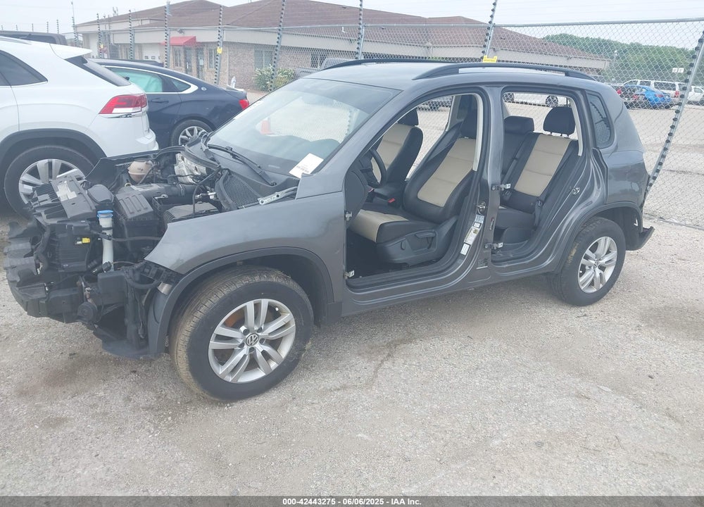 2016 VOLKSWAGEN TIGUAN VIN: WVGBV7AX4GW600117