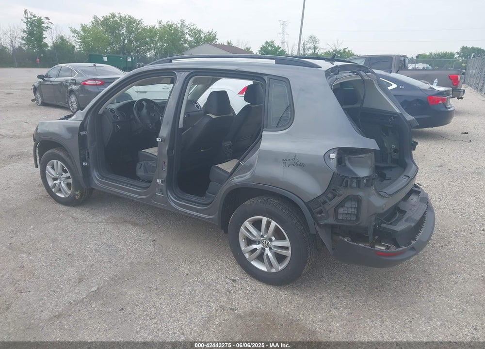 2016 VOLKSWAGEN TIGUAN VIN: WVGBV7AX4GW600117