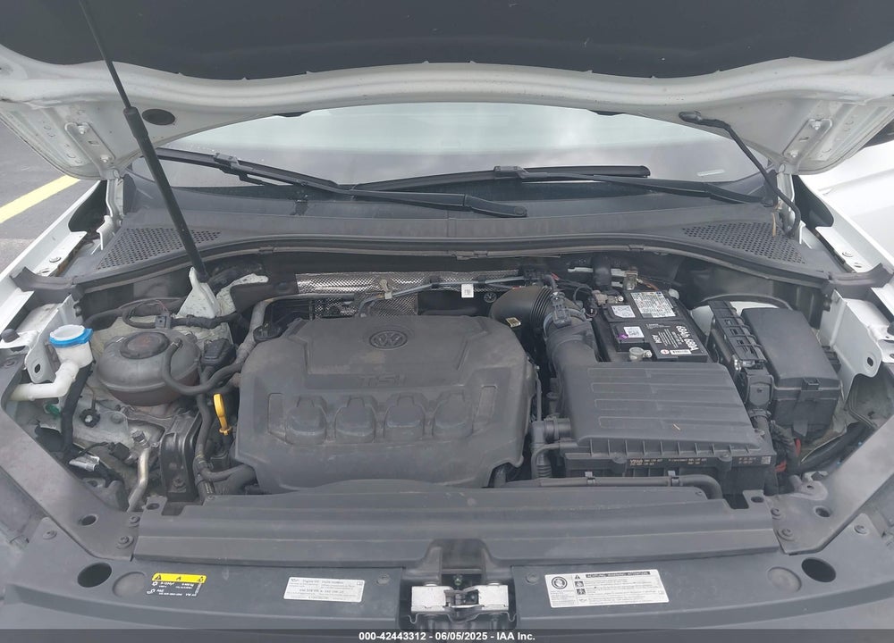 2019 VOLKSWAGEN TIGUAN VIN: 3VV3B7AX2KM098204