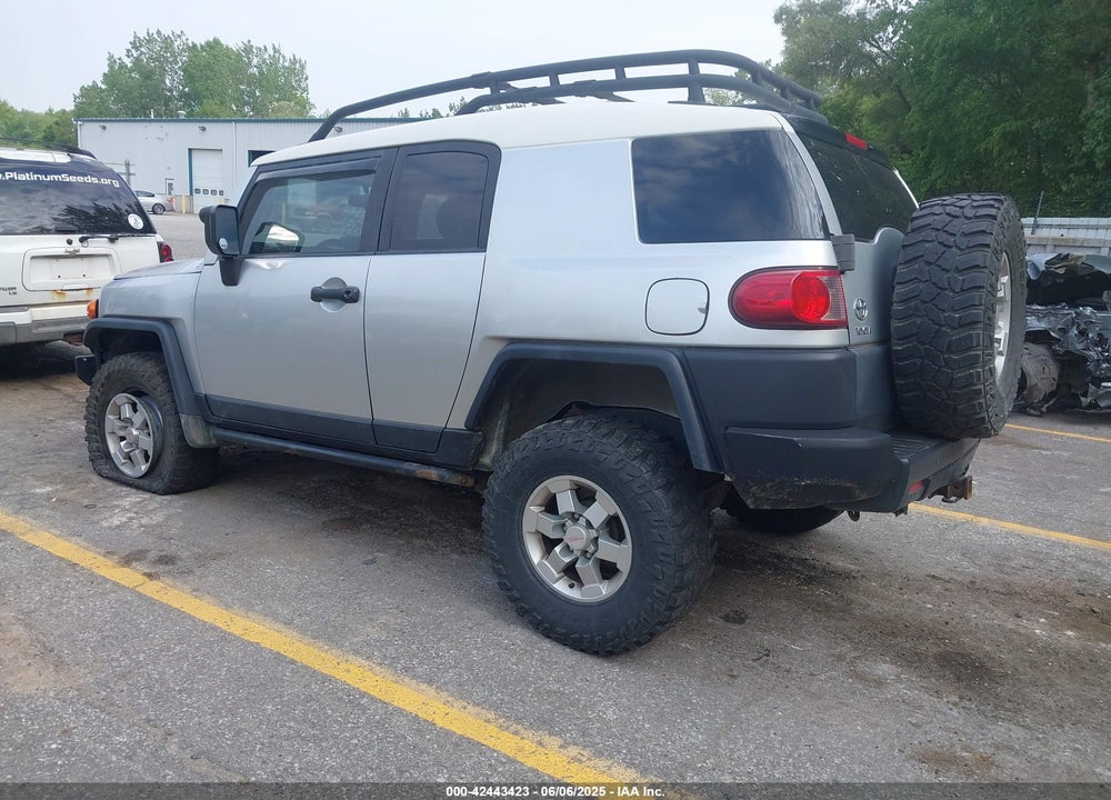 2007 TOYOTA FJ CRUISER VIN: JTEBU11F870090140