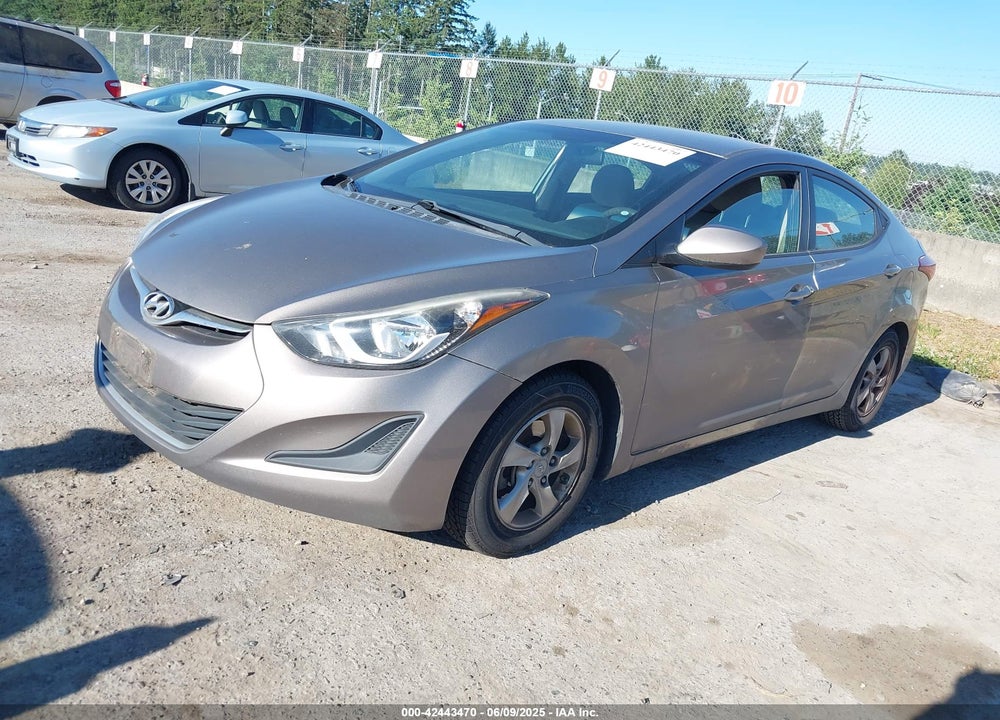 2014 HYUNDAI ELANTRA VIN: 5NPDH4AE4EH526573