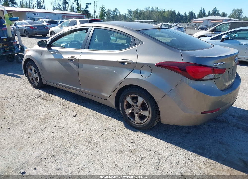 2014 HYUNDAI ELANTRA VIN: 5NPDH4AE4EH526573