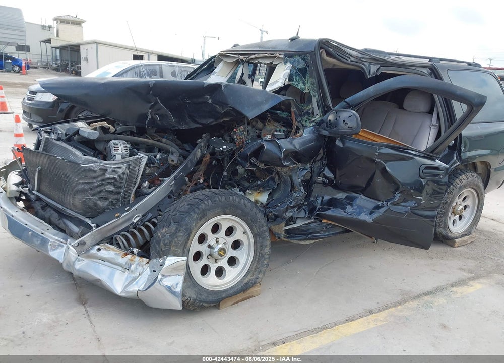 2005 GMC YUKON SLE VIN: 1GKEC13T45R236747