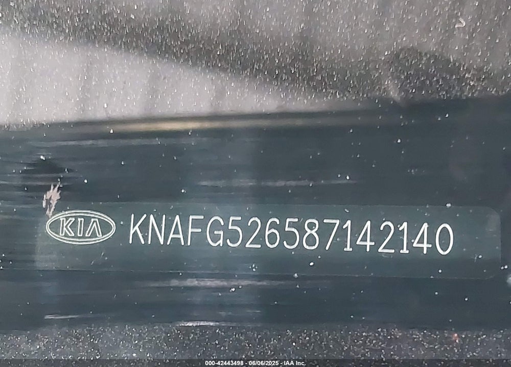 2008 KIA RONDO VIN: KNAFG526587142140
