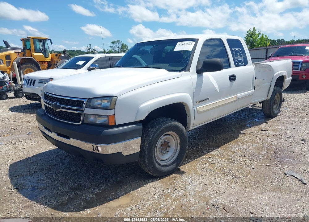 2007 CHEVROLET SILVERADO 2500HD CLASSIC LT1 VIN: 1GCHC29U77E123383
