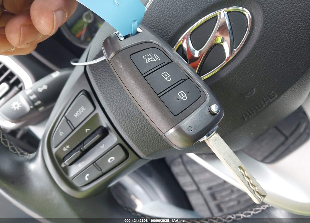 2022 HYUNDAI VENUE VIN: KMHRC8A39NU135401