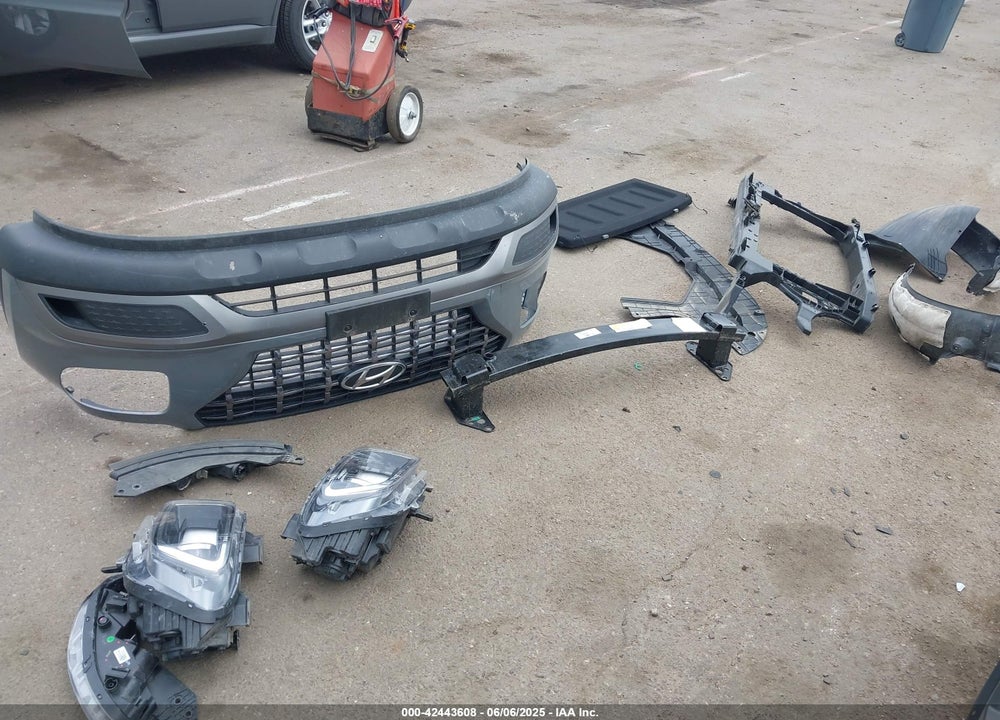 2022 HYUNDAI VENUE VIN: KMHRC8A39NU135401