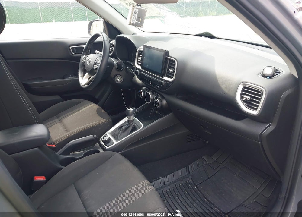 2022 HYUNDAI VENUE VIN: KMHRC8A39NU135401